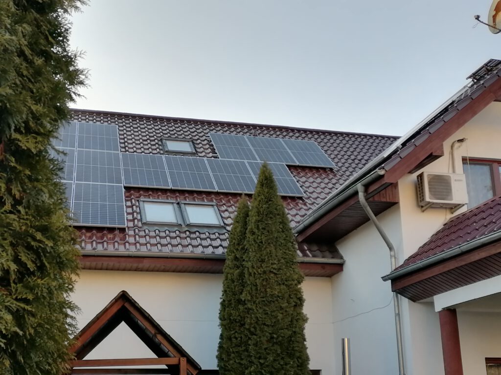 systemy fotowoltaiczne Mackowski_ Gryfino - 20 KW na dwóch budynkach hotelowych