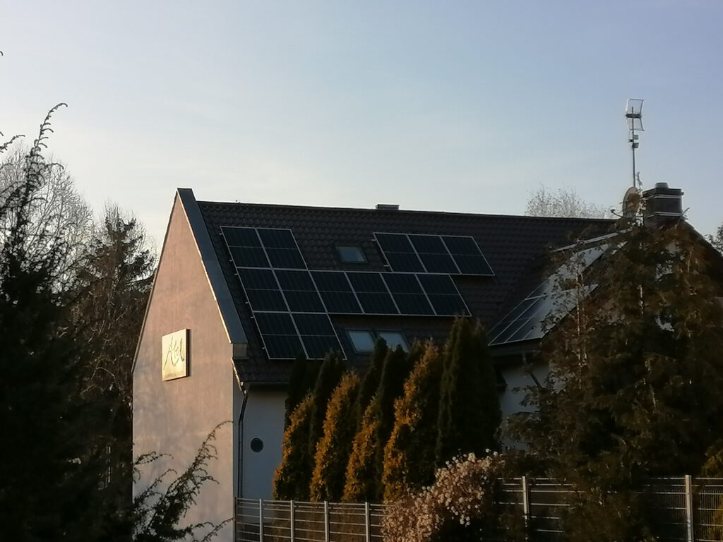 systemy fotowoltaiczne Mackowski_ Gryfino - 20 KW na dwóch budynkach hotelowych