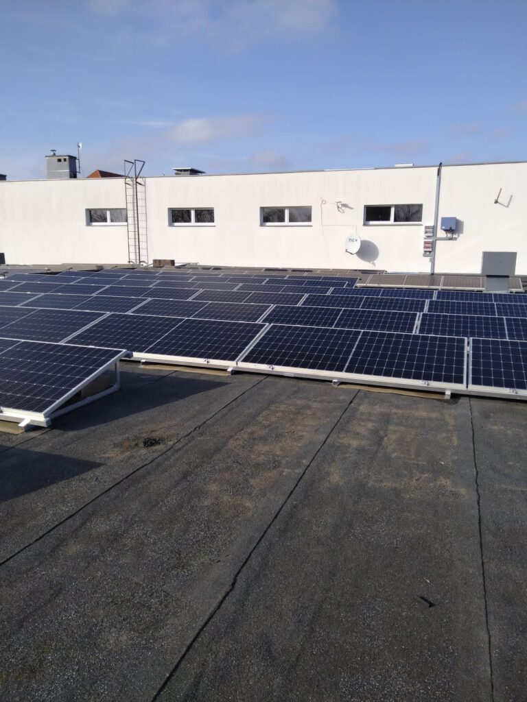 systemyfotowoltaiczne.com Szczecin, na dachu firmy