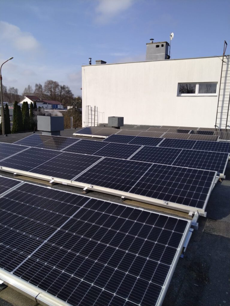 systemyfotowoltaiczne.com Szczecin, na dachu firmy