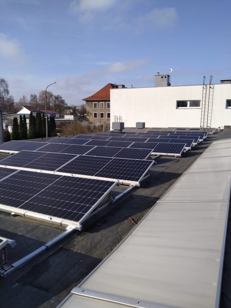 systemyfotowoltaiczne.com Szczecin, na dachu firmy