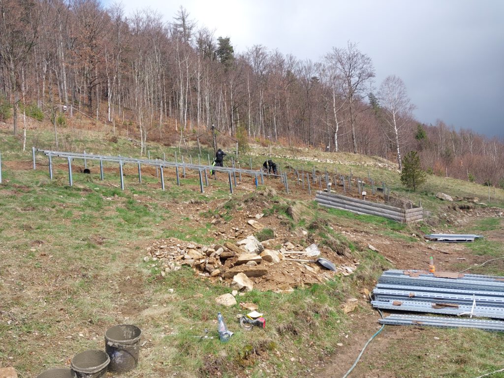 Systemy fotowoltaiczne Maćkowski _ 40 KW na gruncie w Stroniu Śląskim