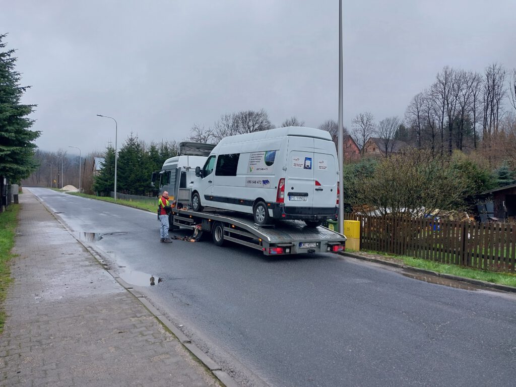 Systemy fotowoltaiczne Maćkowski _ 40 KW na gruncie w Stroniu Śląskim