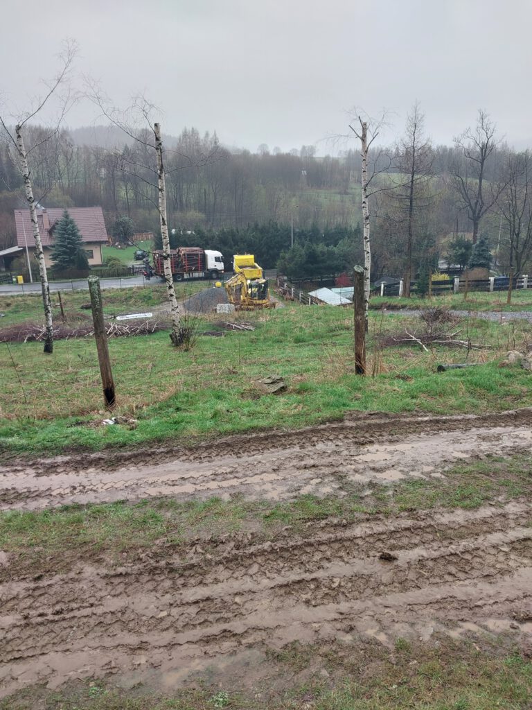 Systemy fotowoltaiczne Maćkowski _ 40 KW na gruncie w Stroniu Śląskim